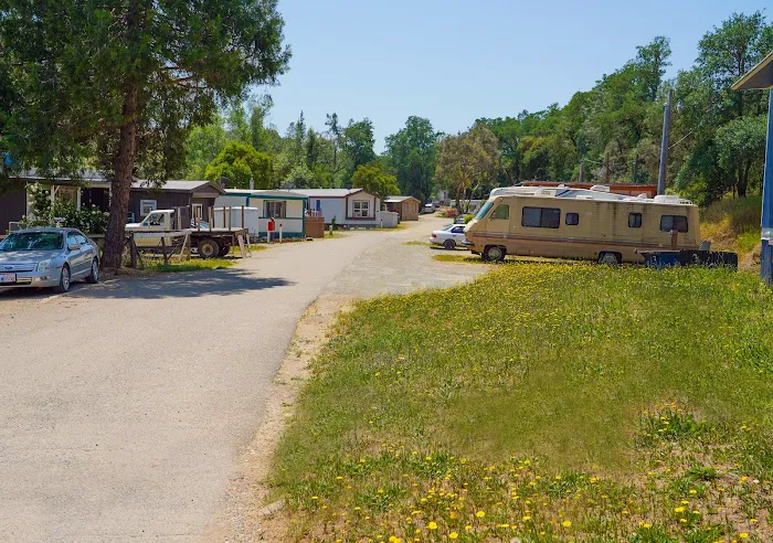 Gold Beach Manufactured Housing Community Picture 1