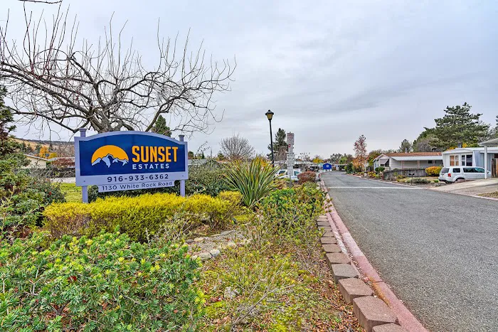 Sunset Estates Picture 1