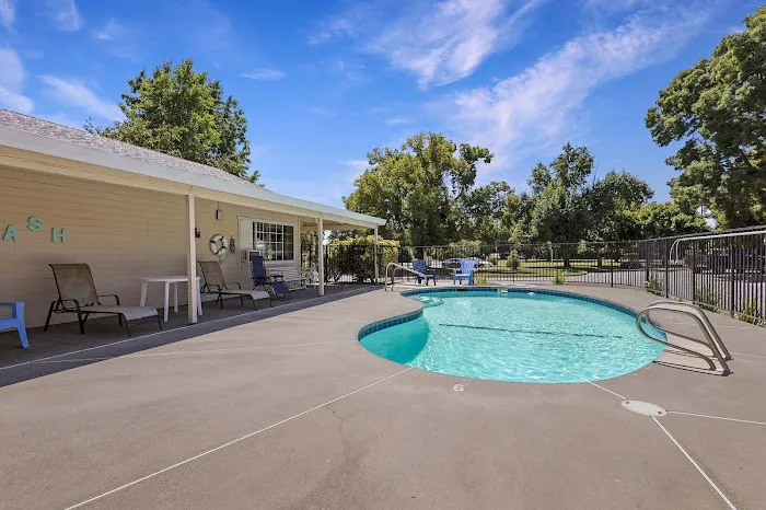 Red Bluff RV Park Picture 1