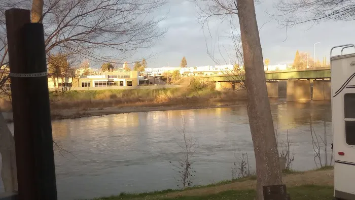Rivers Edge RV Park Picture 4