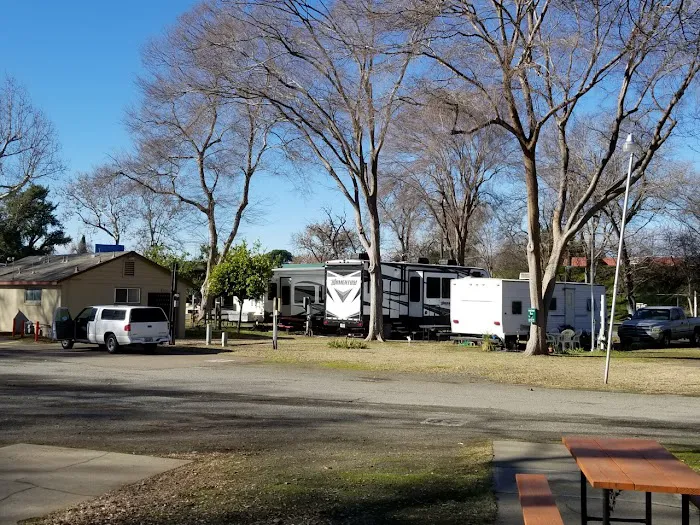 Rivers Edge RV Park Picture 3