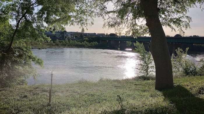 Rivers Edge RV Park Picture 2