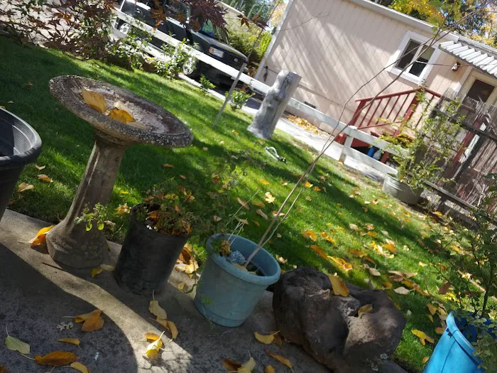 Bend Mobile Home & RV Park Picture 3