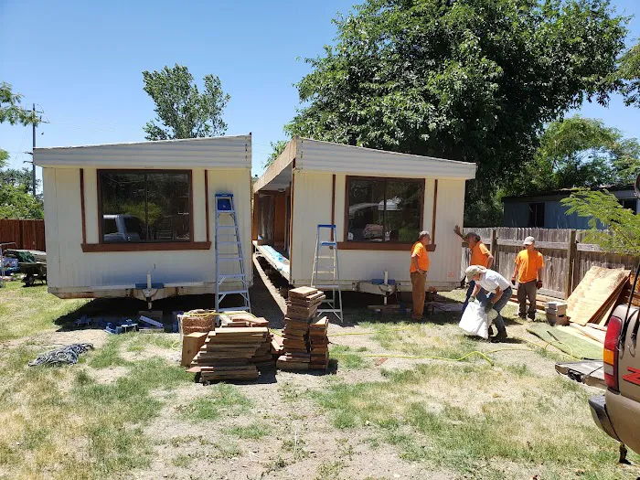 Amberwood Mobile Home Park Picture 2