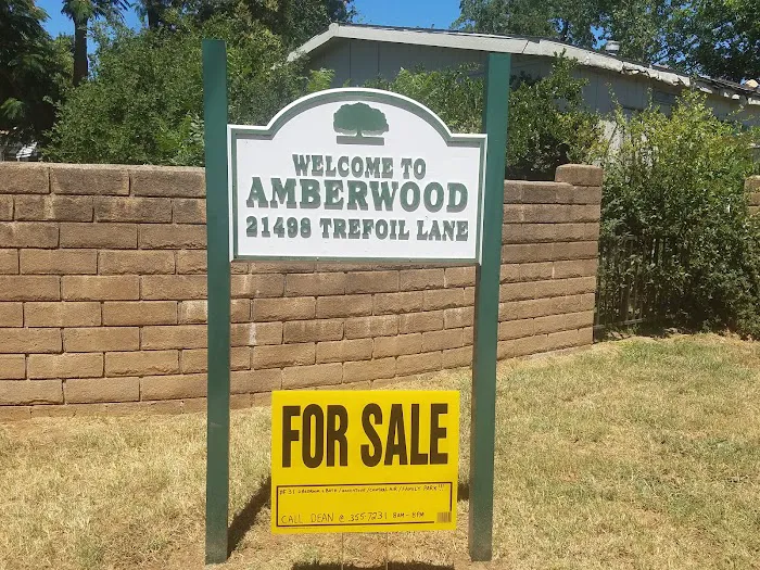 Amberwood Mobile Home Park Picture 6