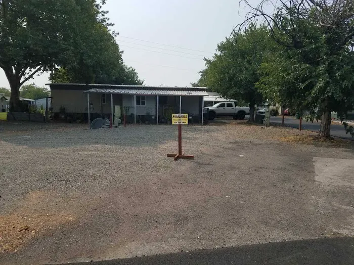 Cottonwood Oaks Mobile Home Park Picture 2
