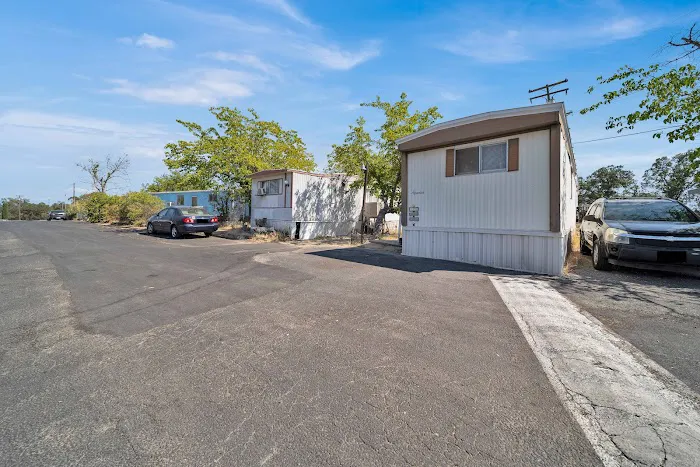 Red Hill Mobile Home Park Picture 1