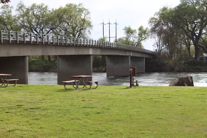 Roosters Landing Fishing Resort Picture 3