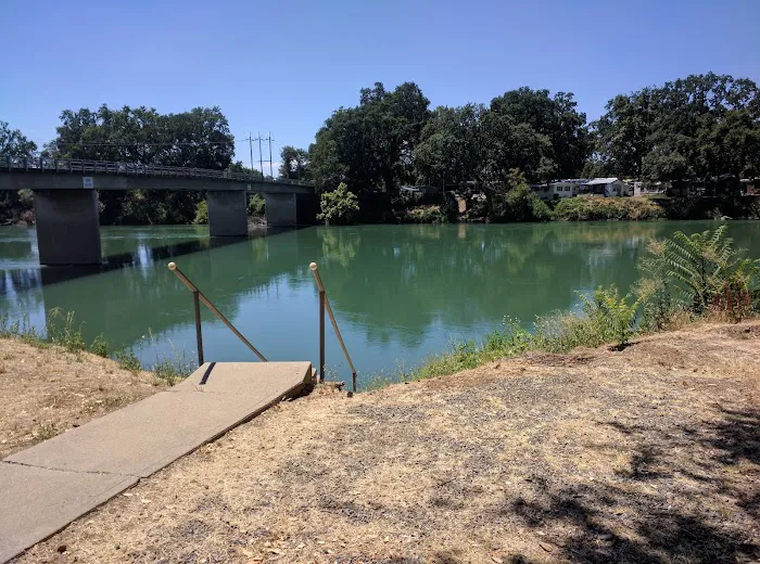 Roosters Landing Fishing Resort Picture 8