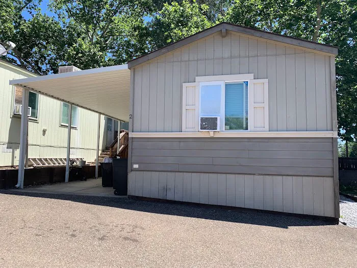 Anderson Mobile Home Park Picture 5