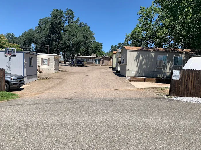 Anderson Mobile Home Park Picture 9