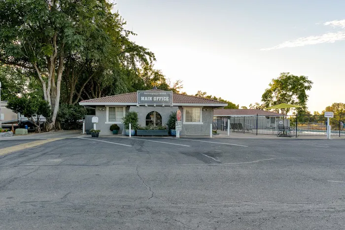 Sacramento River RV Park Picture 3