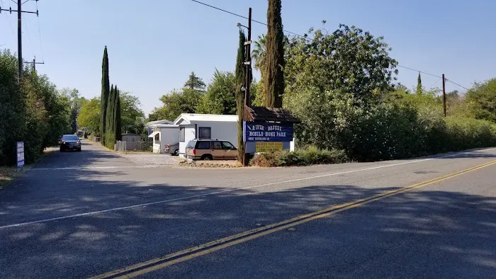 River Breeze Mobile Home Park Picture 3