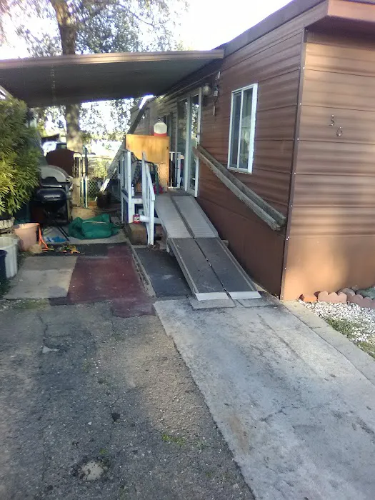 Bixby Knolls Mobile Home Park Picture 3