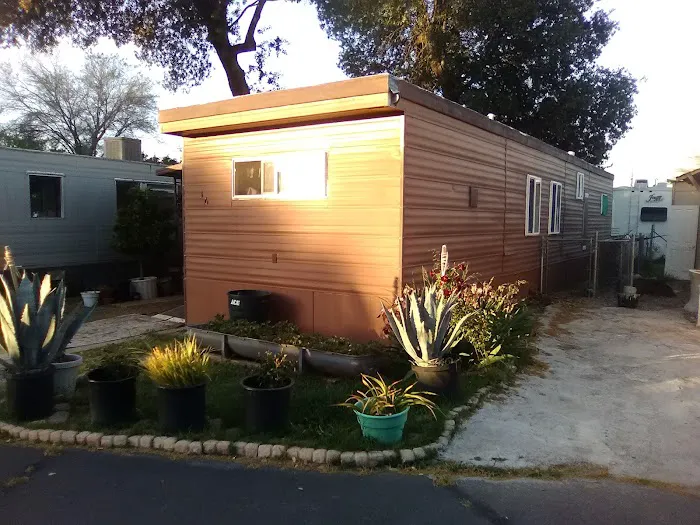 Bixby Knolls Mobile Home Park Picture 2