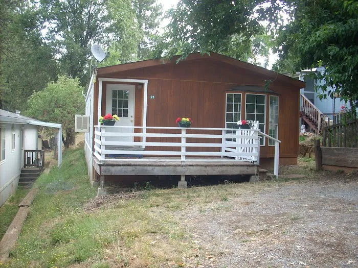Dunrovin Village Picture 8