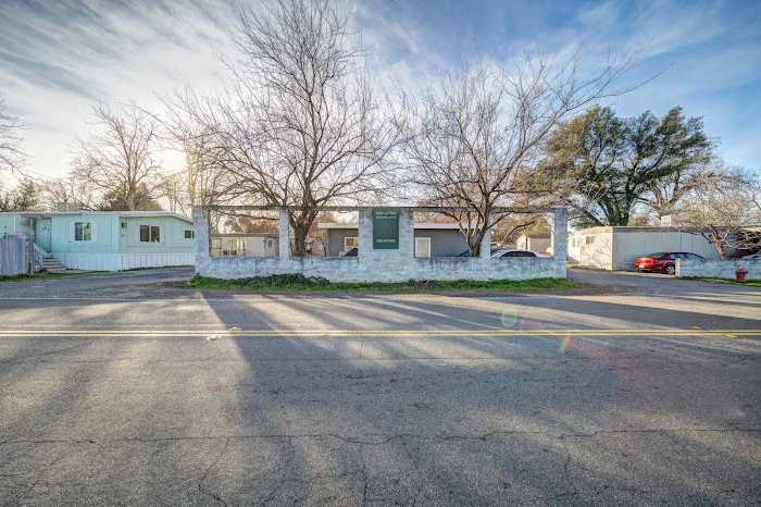 Redding Oaks Mobilehome Park Picture 4