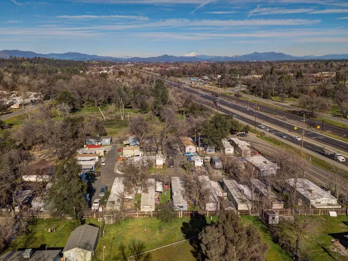 Redding Oaks Mobilehome Park Picture 6