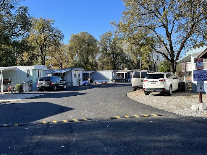 Oak Grove Mobile Home Park (Homes For Sale) Picture 4