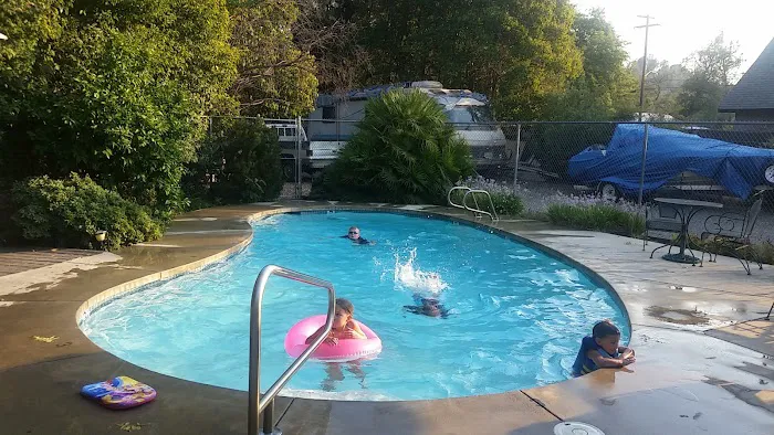 Green Acres RV Park Picture 2