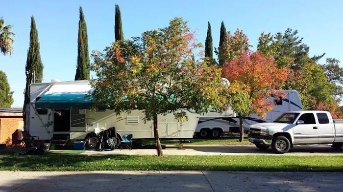 Green Acres RV Park Picture 9