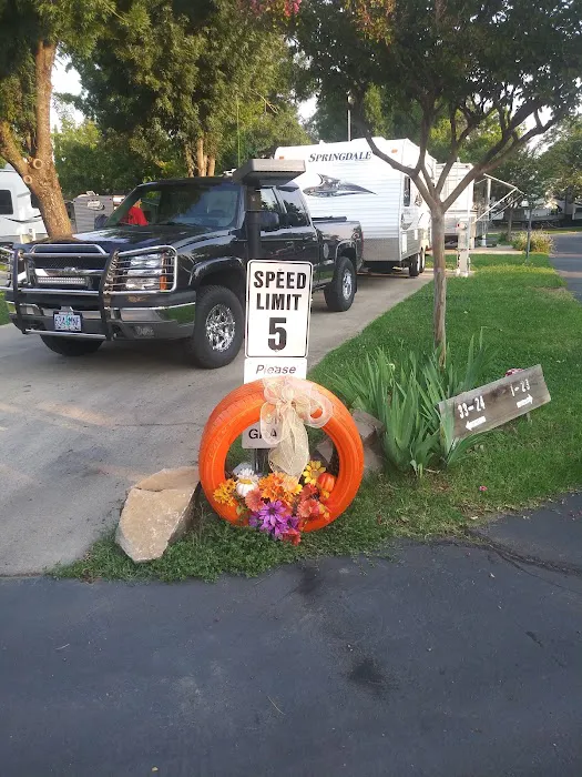 Green Acres RV Park Picture 8