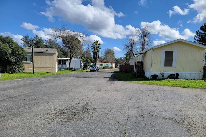 Reddingwood Mobile Home & RV Park Picture 1