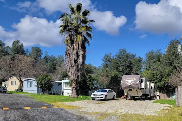 Reddingwood Mobile Home & RV Park Picture 6