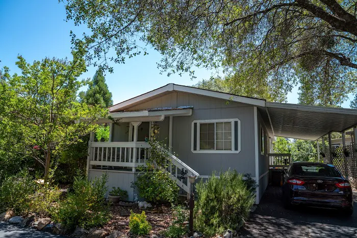 Columbia Sky Mobile Home Estates Picture 9