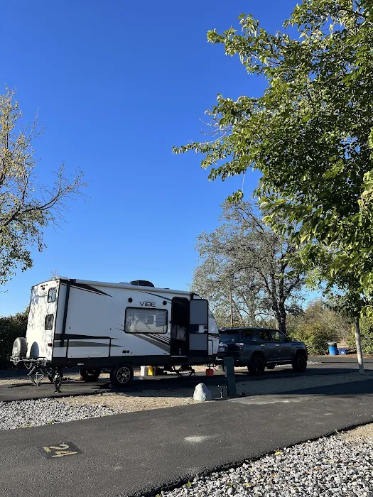 Redding RV Park Picture 1
