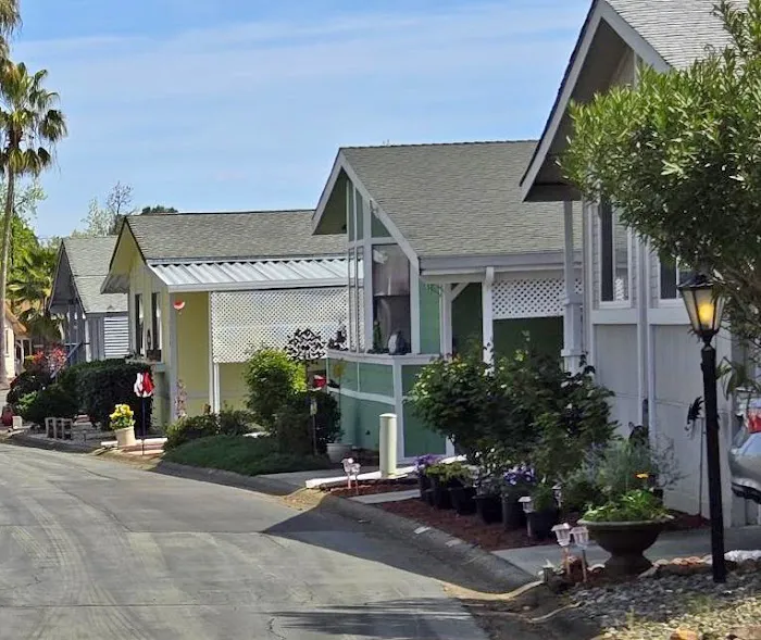 The Redwoods Mobile Home Community Picture 7