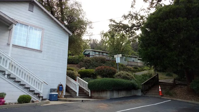Cedar Oaks Mobile Home Park Picture 5