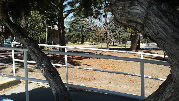 Cedar Oaks Mobile Home Park Picture 7