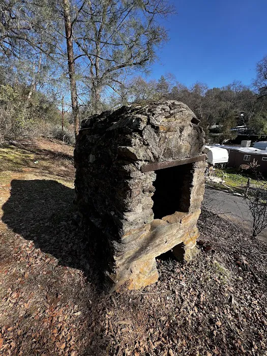 Twin Pines Mobilehome Park Picture 3