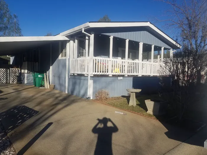 Twin Lakes Mobile Estates Picture 2