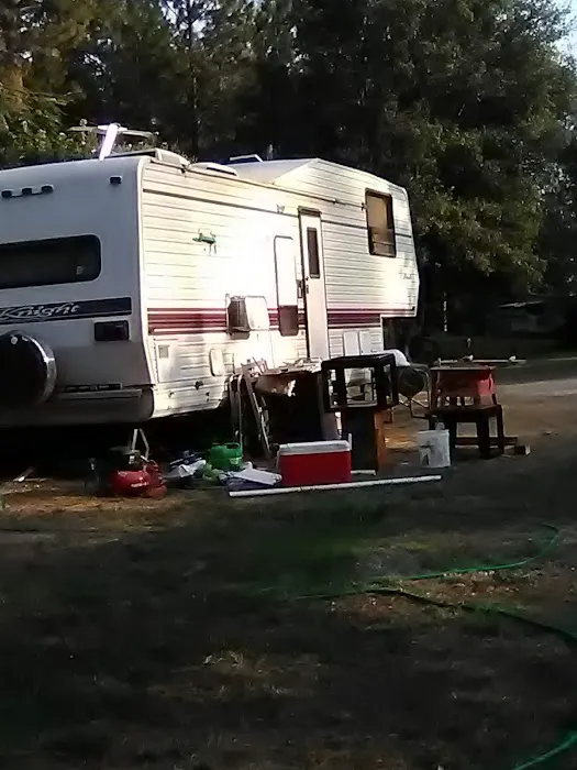Shasta Lake Mobile Home Park Picture 2
