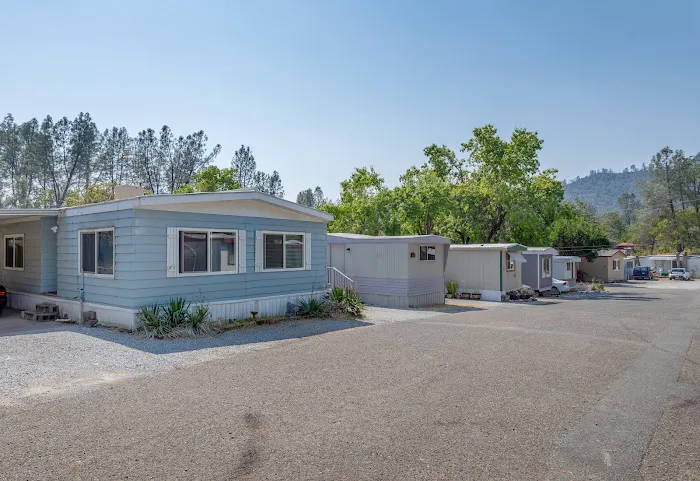 Shasta Lake Mobile Home Park Picture 9