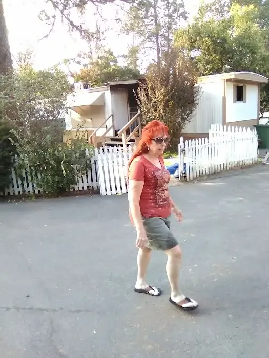 Shasta Lake Mobile Home Park Picture 7