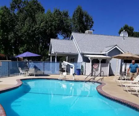 Mountain Gate RV Park and Cottages