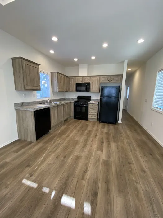 Mountain Gate Mobile Home Park Picture 8