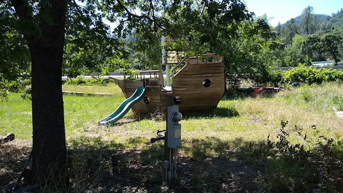 Fawndale Oaks RV Park Picture 9