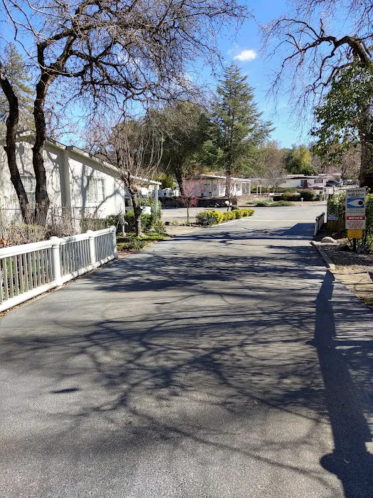 Wonderland Mobile Home And RV Park Picture 3
