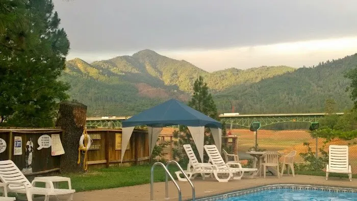 Lakeshore Inn Resort Picture 3