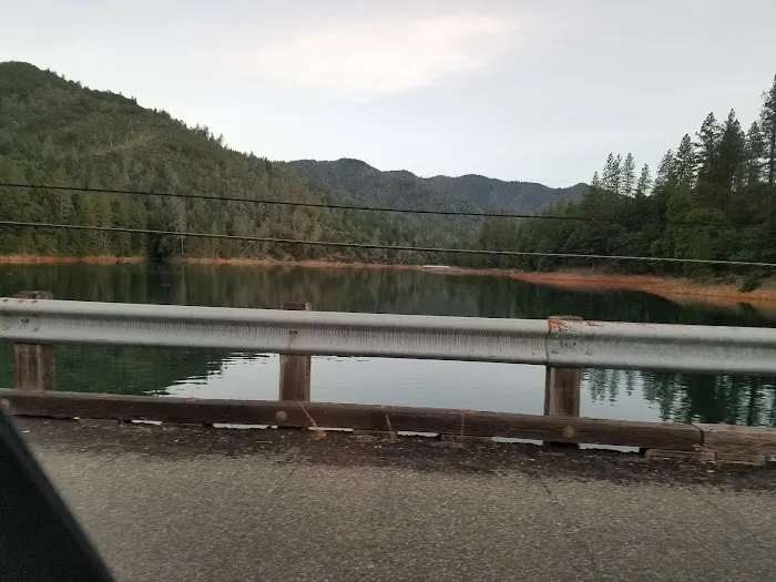 Lakeshore Villa RV Park Picture 7