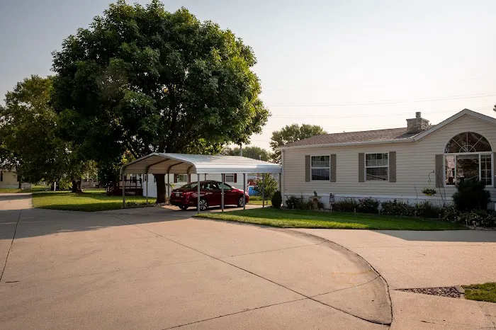 The Grove at Council Bluffs Picture 3