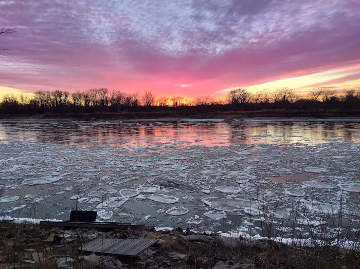 Mintles Landing Picture 1