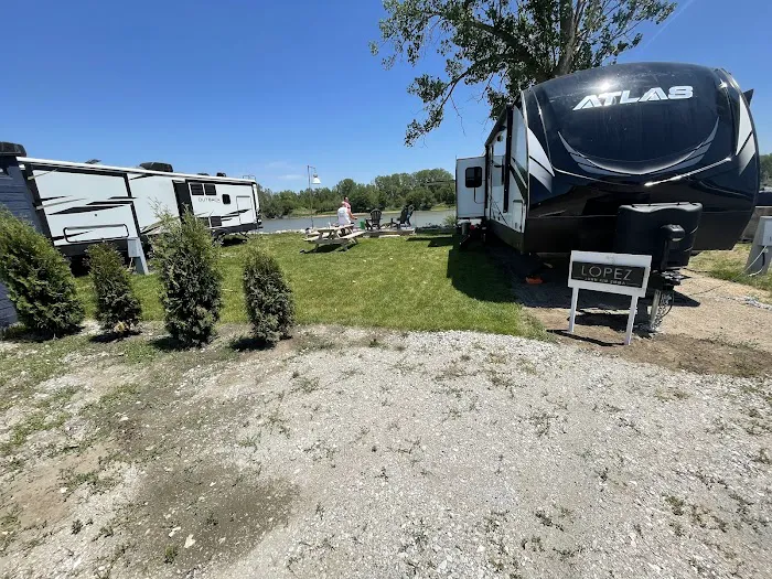 Rock Bluff RV Camping Picture 3