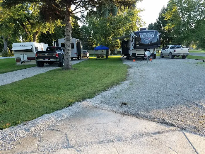 Land n Park RV Park Picture 1