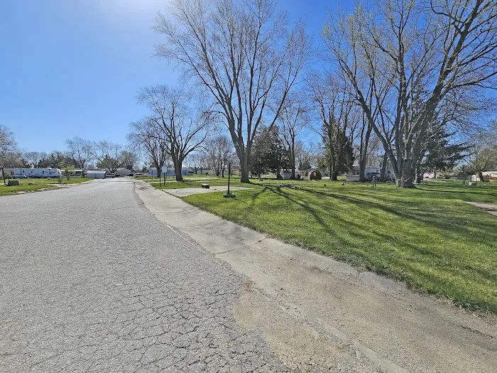 Oak Point Estates Picture 6