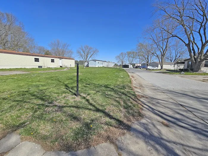 Oak Point Estates Picture 1